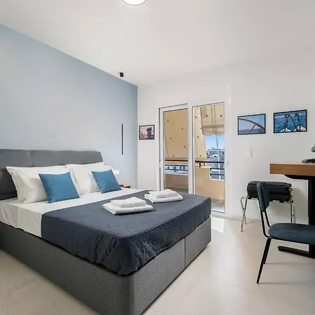 Porta Apt. - 2 Bedroom Penthouse + Free Parking! Apartment