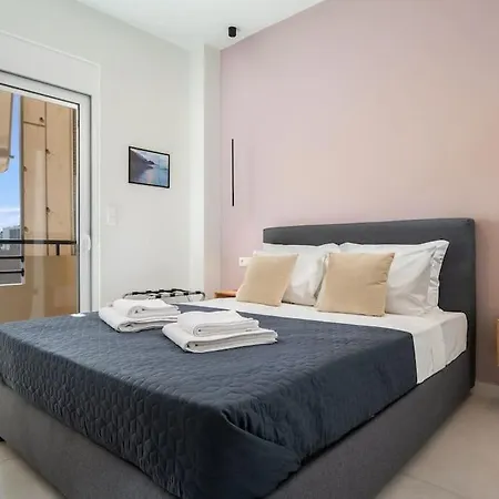 Apartment Porta Apt. - 2 Bedroom Penthouse + Free Parking! *