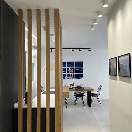 Apartment Porta Apt. - 2 Bedroom Penthouse + Free Parking!